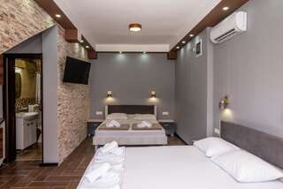 Гостевой дом Jovan Apartments Петровац Номер Делюкс с 2 кроватями размера «queen-size»-1