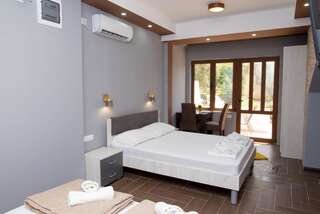 Гостевой дом Jovan Apartments Петровац Номер Делюкс с 2 кроватями размера «queen-size»-4